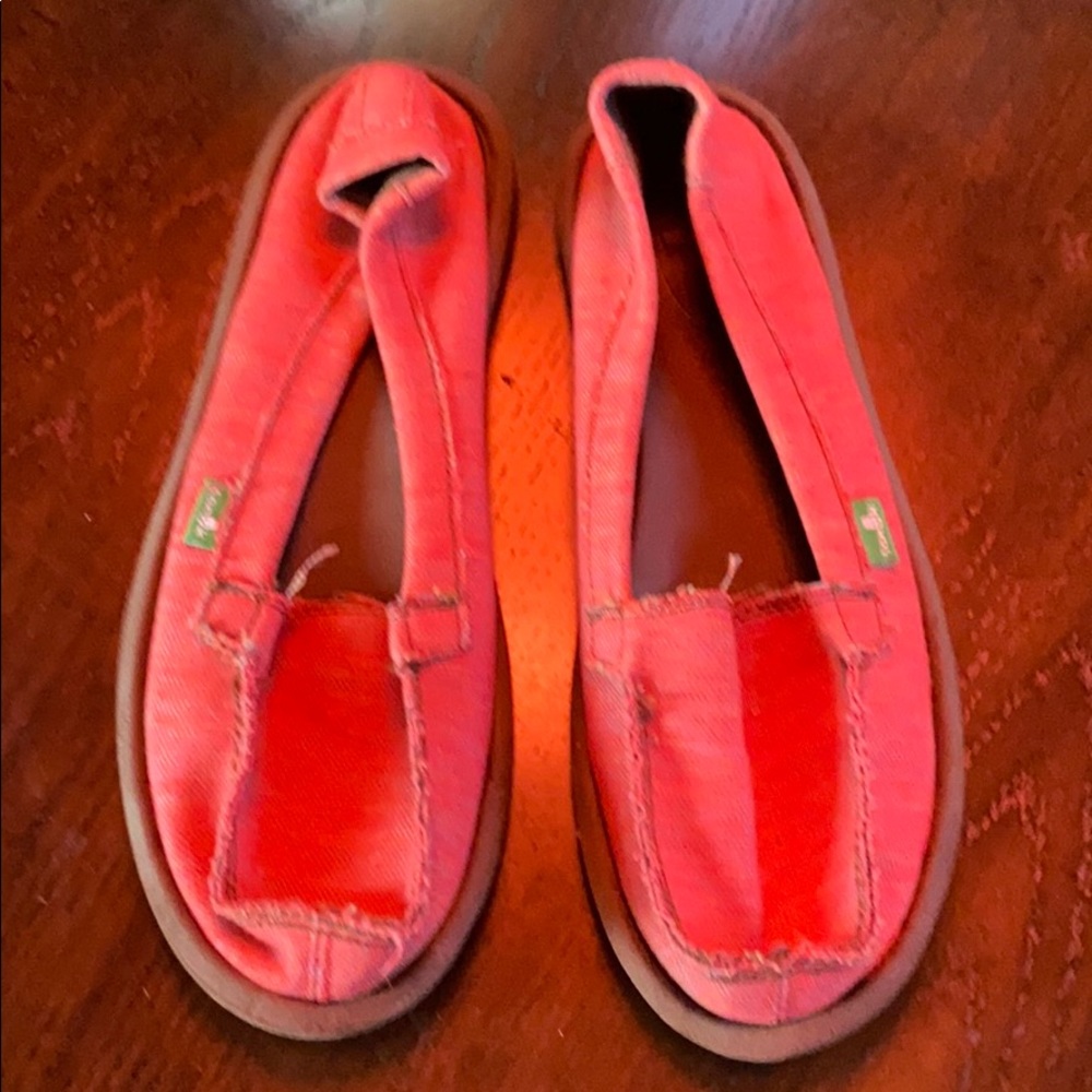 Sanuk Red 7